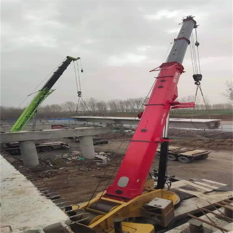 陆河钢构件起吊,吊点采用几点绑扎